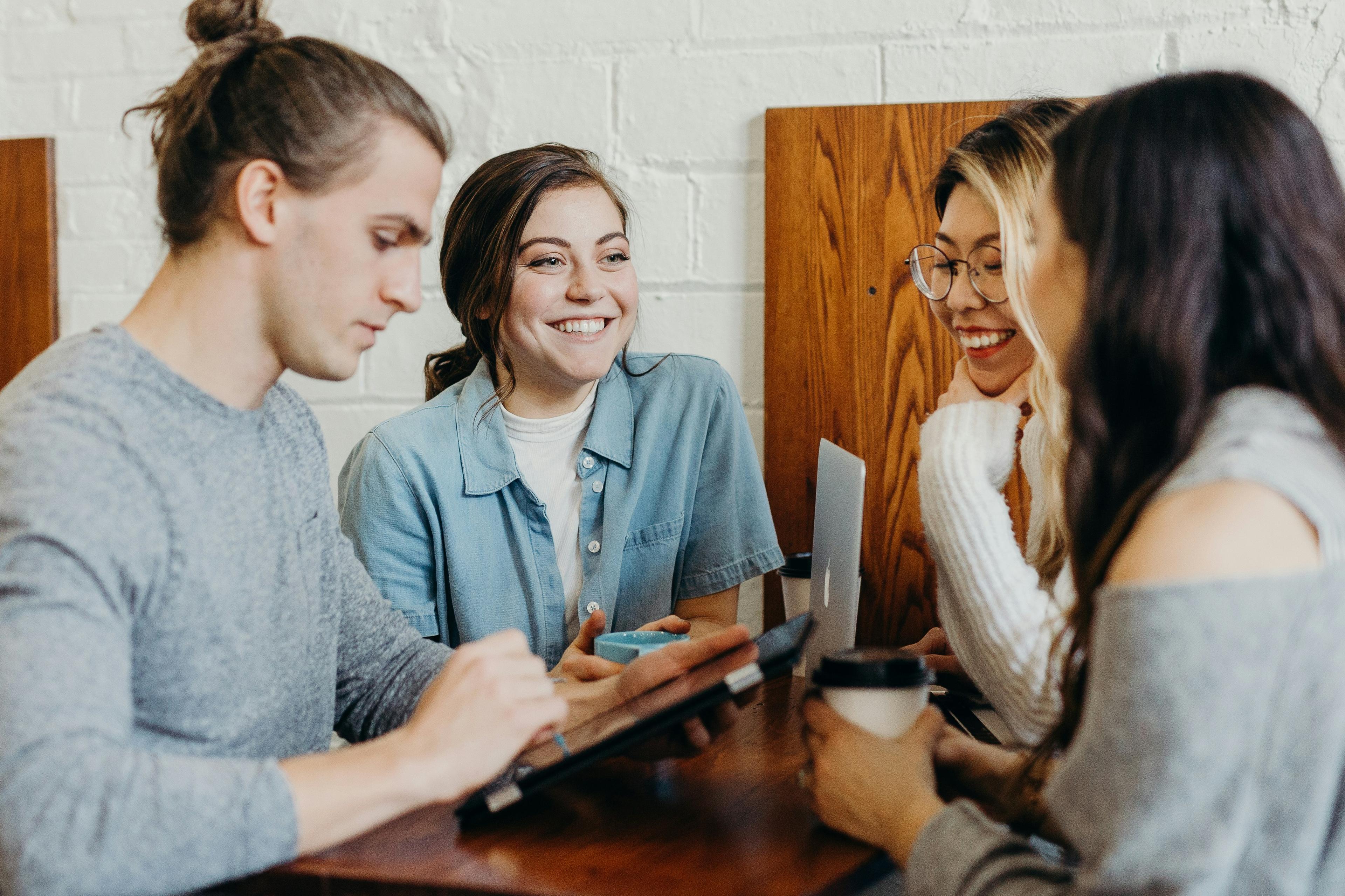 Neues Format: Monatliches Projektfortschrittsmeeting